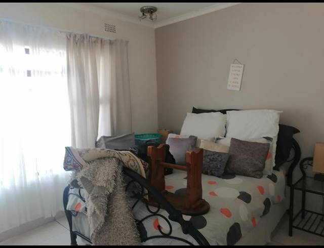 9 BEDROOM HOUSE FOR SALE IN VELD EN VLEI